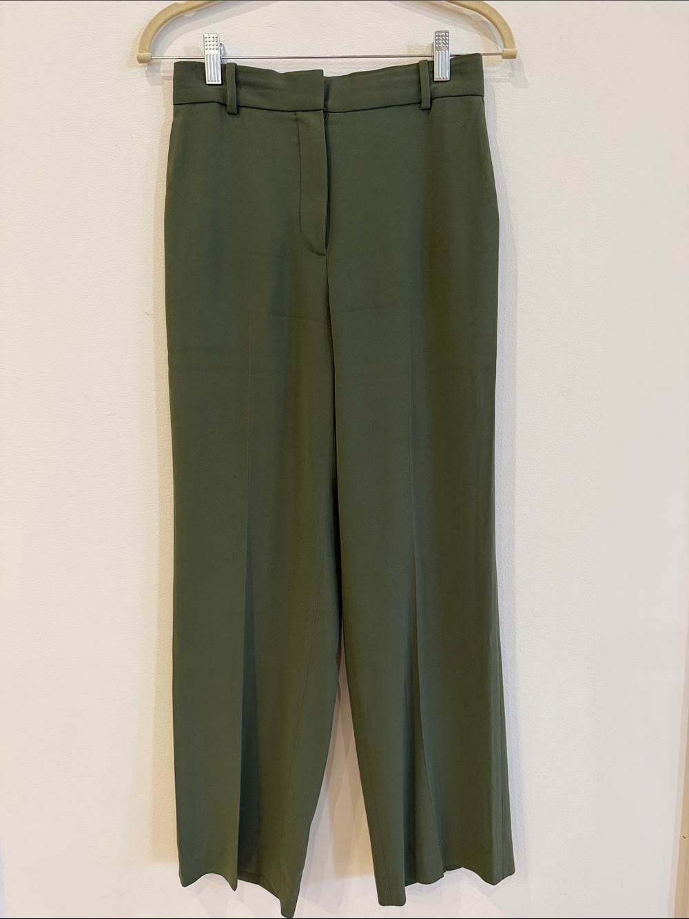 Aritzia Tailored Agency Trousers in Olive 28” inseam